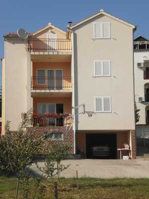 Apartmaji Gulam Pirovac