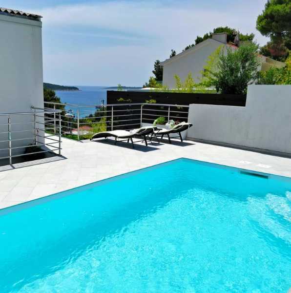Apartmaji Entire private top floor with own pool Primošten