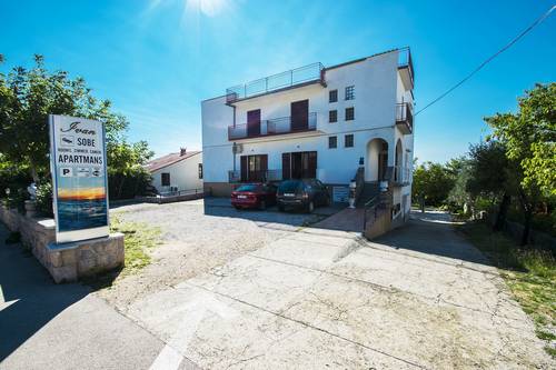 Apartmaji PANSION IVAN Starigrad-Paklenica